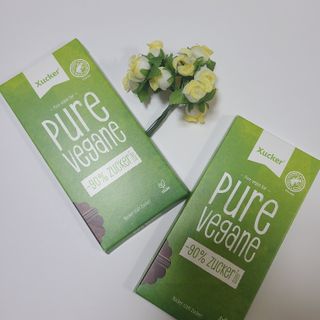 당류2g 자일리톨로 단맛을낸 슈카 퓨어비건 무설탕초콜릿 Xucker vegan 2개입 — 5점을 준 리뷰어가 2021년 4월 올린 사용 사진