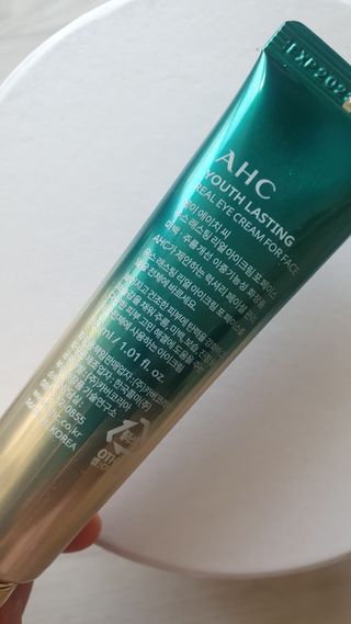 [NEW 탄력유턴 아이크림] AHC 유스 래스팅 리얼 아이크림 포 페이스 — 5점을 준 리뷰어가 2021년 2월 올린 사용 사진