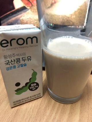 이롬 erom 황성주박사의 국산콩 두유 검은콩 고칼슘 — 5점을 준 리뷰어가 2020년 12월 올린 사용 사진