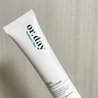 엘리샤코이 올데이 마일드 선크림 — 5점을 준 리뷰어가 2022년 5월 올린 사용 사진
