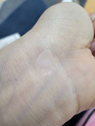 멈칫(MUMCHIT) 넥퍼퓸 NECKPERFUME 2가지 향 — 5점을 준 리뷰어가 2021년 12월 올린 사용 사진