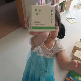 버블데이 배쓰밤 거품입욕제 버블바 6종 — 5점을 준 리뷰어가 2021년 8월 올린 사용 사진