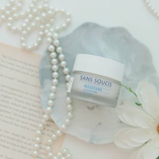 산수시 아쿠아 베네핏 24h 수부지 물광 속건조 수분크림 50ml — 5점을 준 리뷰어가 2021년 7월 올린 사용 사진