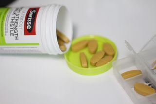 Swisse 스위스 고함량 밀크씨슬 35,000mg 60정 — 5점을 준 리뷰어가 2021년 11월 올린 사용 사진