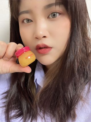 [후르디아] 올리브영 꿀과즙 립밤 2종 (블루베리/석류) — 5점을 준 리뷰어가 2022년 11월 올린 사용 사진