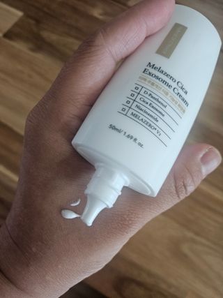 하이브리온 [쿠팡]멜라제로 시카엑소좀 크림 50ml PDRN 줄기세포 주름 미백기능성 피부과 병원입점, 1개, 50g — 5점을 준 리뷰어가 2025년 7월 올린 사용 사진