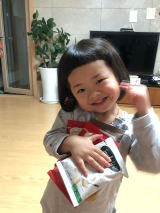스낵스 퐁듀볼 3종_밀크3봉+다크1봉+화이트1봉 (5봉) — 5점을 준 리뷰어가 2024년 2월 올린 사용 사진