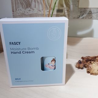 파시 FASCY 高保湿ハンドクリーム40ml+80ml セット — 5점을 준 리뷰어가 2021년 8월 올린 사용 사진