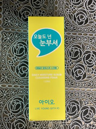 IO 아이오 오늘도 넌 눈부셔 - 데일리 스크럽 클렌징폼 — 5점을 준 리뷰어가 2021년 3월 올린 사용 사진