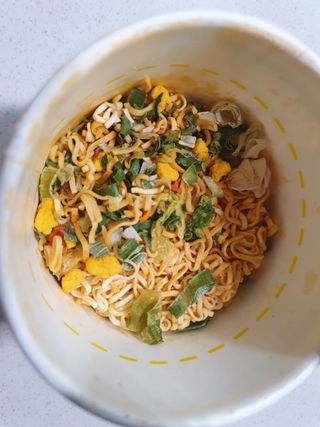 NISSIN 닛신 컵누들  4종 - 씨푸드오리지날, 씨푸드 스파이시, 씨푸드 커리, 씨푸드 XO소스 — 5점을 준 리뷰어가 2021년 11월 올린 사용 사진