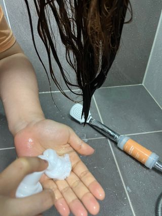 블룸비 거품 두피 샴푸 — 5점을 준 리뷰어가 2022년 7월 올린 사용 사진