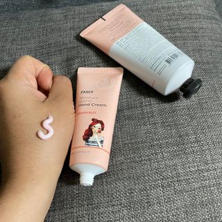 파시 FASCY 高保湿ハンドクリーム40ml+80ml セット — 5점을 준 리뷰어가 2021년 7월 올린 사용 사진