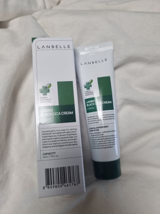 랑벨 랑바이오 블랙 시카 크림 50ml(블랙비 프로폴리스, 시카 4종, 판테놀 10 함유) — 5점을 준 리뷰어가 2022년 6월 올린 사용 사진