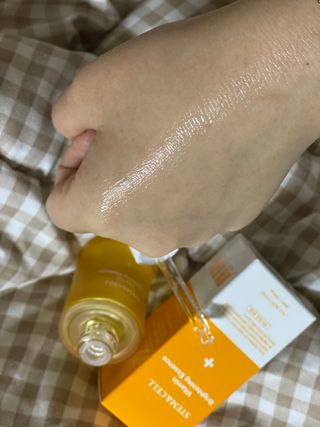 체르엠 스템앤셀 비타민 브라이트닝 에센스 30ml 1개 — 5점을 준 리뷰어가 2021년 12월 올린 사용 사진