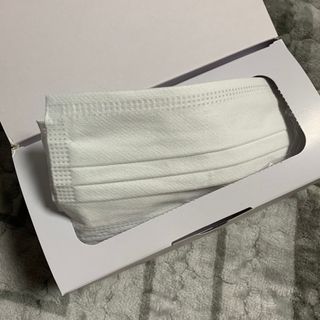 위케어 원데이 덴탈마스크 50매 화이트 대형 국내생산 — 4.5점을 준 리뷰어가 2021년 2월 올린 사용 사진