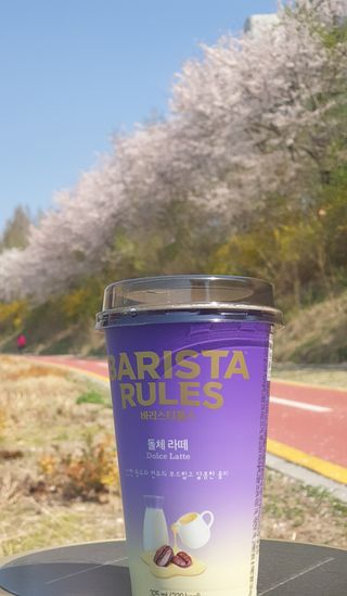 바리스타룰스 돌체 라떼 — 5점을 준 리뷰어가 2023년 4월 올린 사용 사진