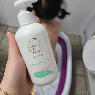mom e 맘이 내추럴 베이비 케어 샴푸앤바스+로션 — 5점을 준 리뷰어가 2021년 1월 올린 사용 사진