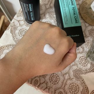 Dr.느루벗 느루벗 옴므 토탈 케어 올인원 118ml 남자 남성 스킨 로션 에센스 크림 화장품 — 5점을 준 리뷰어가 2021년 2월 올린 사용 사진