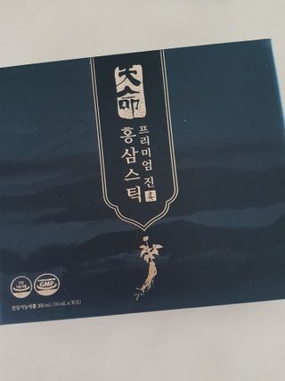 헬스업_천명진프리미엄홍삼스틱_10ml x 30포 — 5점을 준 리뷰어가 2021년 3월 올린 사용 사진