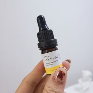 라라로즈데이 시즌2 천연 아로마오일 Y존 케어 속옷향수 이너퍼퓸 5ml  여성의 자존감을 UP시키자 — 5점을 준 리뷰어가 2021년 10월 올린 사용 사진
