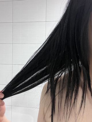 프리마인 더이상 뻣뻣하고 효과없는 탈모샴푸는 NO. 근본부터 케어하는 셀베이스 그린티샴푸(500ml) — 5점을 준 리뷰어가 2023년 5월 올린 사용 사진