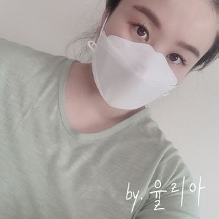 에버그린 순면 끈조절 KF94 마스크 - 화이트 30매 — 4.5점을 준 리뷰어가 2021년 4월 올린 사용 사진