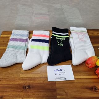 사이즈가 있는 양말 필로이 운동하기 좋은 날!_스포츠 크루 양말 4족 세트_남여 각각 (S,M,L)_컬러 랜덤 발송 — 5점을 준 리뷰어가 2022년 5월 올린 사용 사진