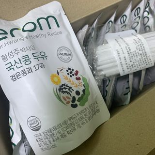 이롬 황성주 박사의 국산콩 두유 검은콩과 17곡 프리미엄 — 5점을 준 리뷰어가 2021년 5월 올린 사용 사진
