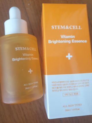 체르엠 스템앤셀 비타민 브라이트닝 에센스 30ml 1개 — 4.5점을 준 리뷰어가 2022년 4월 올린 사용 사진