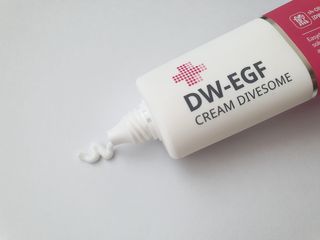 이지듀 DW-EGF 크림 다이브좀_콜라겐이 쏙쏙, 탄력피부로 다이빙 — 4점을 준 리뷰어가 2021년 2월 올린 사용 사진