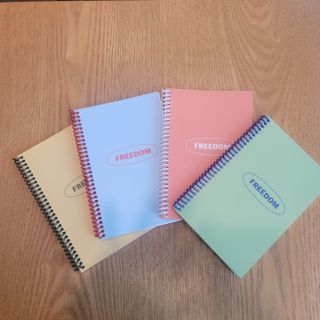 리훈 언제든지 필요한 기본 아이템 아무노트 4권세트+저점도펜[색상랜덤배송] — 5점을 준 리뷰어가 2021년 6월 올린 사용 사진