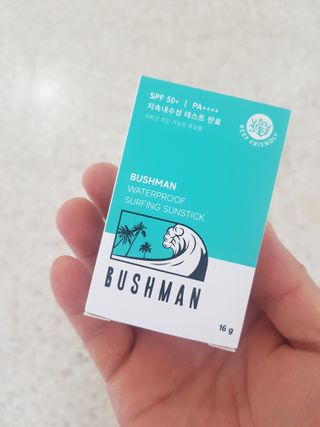 부쉬맨 워터프루프 서핑 선스틱 16g SPF50+ PA++++ — 5점을 준 리뷰어가 2023년 4월 올린 사용 사진