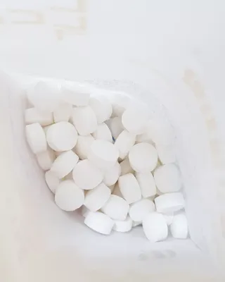 녹다 츄츄고체치약 150정 프로폴리스 죽염 씹는 치약 — 3점을 준 리뷰어가 2022년 12월 올린 사용 사진