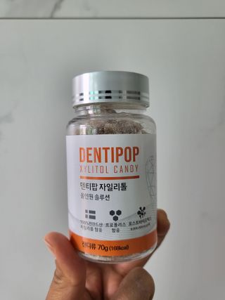 작심연구소 구취제거+충치예방+치아화이트닝 마법의 캔디 덴티팝3종(맛 랜덤 발송) — 4.5점을 준 리뷰어가 2022년 6월 올린 사용 사진