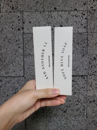 멈칫(MUMCHIT) 넥퍼퓸 NECKPERFUME 2가지 향 — 3.5점을 준 리뷰어가 2021년 11월 올린 사용 사진