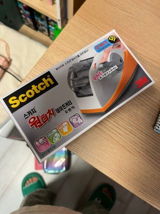 3M 스카치 원터치 테이프 디스펜서 커터기 오렌지/블랙 + 초강력 다용도 테이프 8매 — 5점을 준 리뷰어가 2024년 3월 올린 사용 사진