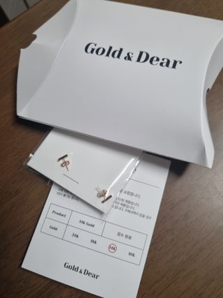 [골드앤디어]14k 미니 스틱 바 귀걸이_3color — 5점을 준 리뷰어가 2021년 6월 올린 사용 사진