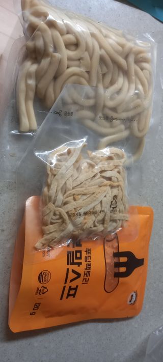 [푸딩팩토리] 로제누들떡볶이 500g / 까르보나라크림누들떡볶이 500g — 5점을 준 리뷰어가 2022년 8월 올린 사용 사진