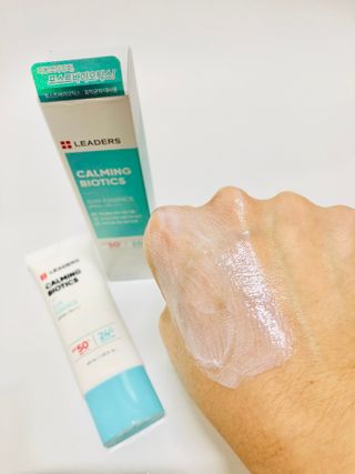 리더스코스메틱 리더스 카밍 바이오틱스 선 에센스 SPF 50+ PA++++ — 4점을 준 리뷰어가 2022년 8월 올린 사용 사진