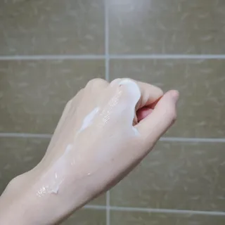 트리마이 주름개선 기능성의 퍼퓸 바디케어, 힐링 베리어 바디크림 3종 택1 — 5점을 준 리뷰어가 2022년 10월 올린 사용 사진