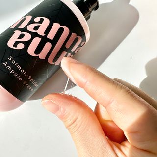 난나 살몬 스파이더 검버섯 미백 톤업 화이트닝 연어 앰플 크림 300ml 대용량 — 5점을 준 리뷰어가 2022년 11월 올린 사용 사진