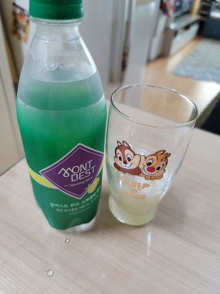 몽베스트 Montbest with Sparkling water Lemon OR Lime 20병(랜덤) — 5점을 준 리뷰어가 2021년 10월 올린 사용 사진