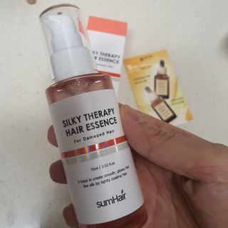 썸헤어 / SUMHAIR 썸헤어 실키 테라피 헤어 에센스 — 4점을 준 리뷰어가 2021년 4월 올린 사용 사진