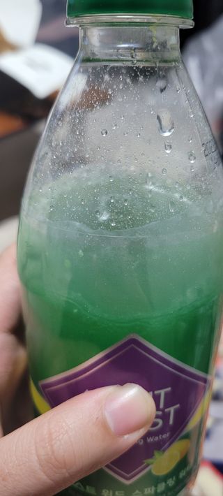몽베스트 Montbest with Sparkling water Lemon OR Lime 20병(랜덤) — 4점을 준 리뷰어가 2021년 12월 올린 사용 사진