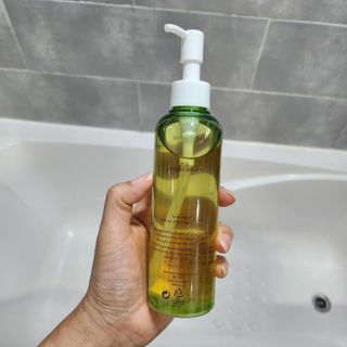 스킨큐어 산다화 순한 클렌징 동백 오일 200ml — 5점을 준 리뷰어가 2023년 4월 올린 사용 사진