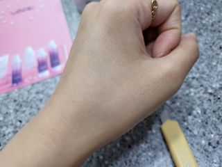 바르셀 톤업선크림 미백 메이크업베이스 CC크림 인텐시브 씨씨 젠 30ml — 4점을 준 리뷰어가 2021년 11월 올린 사용 사진