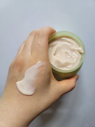 카오리온코스메틱스 사카로미세스와 시카의 만남        릴리피 릴렉싱 크림 진정한 탄력을 경험해보세요 — 5점을 준 리뷰어가 2021년 5월 올린 사용 사진