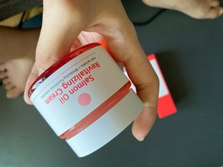 아이앤립 / EYENLIP 아이앤립 연어오일 리바이탈라이징 토너+앰플+크림 3종 세트 — 3점을 준 리뷰어가 2021년 7월 올린 사용 사진