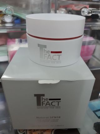 The Fact 더 팩트 내추럴 에스에프엔 에이틴 시니어 크림 — 5점을 준 리뷰어가 2021년 4월 올린 사용 사진