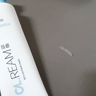 클림 9월 28일, 출시 손 세정의 번거로움을 없앤 핸드크림 — 4점을 준 리뷰어가 2021년 1월 올린 사용 사진